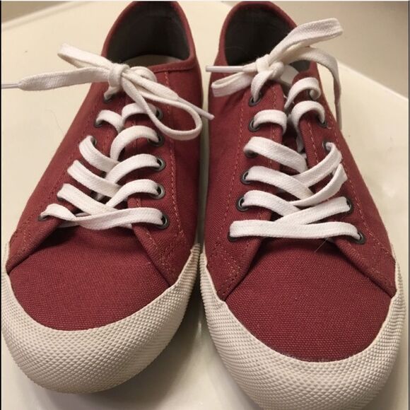 SUPER CUTE Rust Stitch Fix Fashion Sneakers - Picture 8 of 8